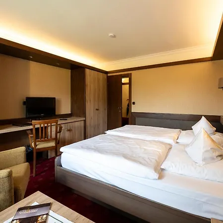 Steinbach-hotel מלון 4*